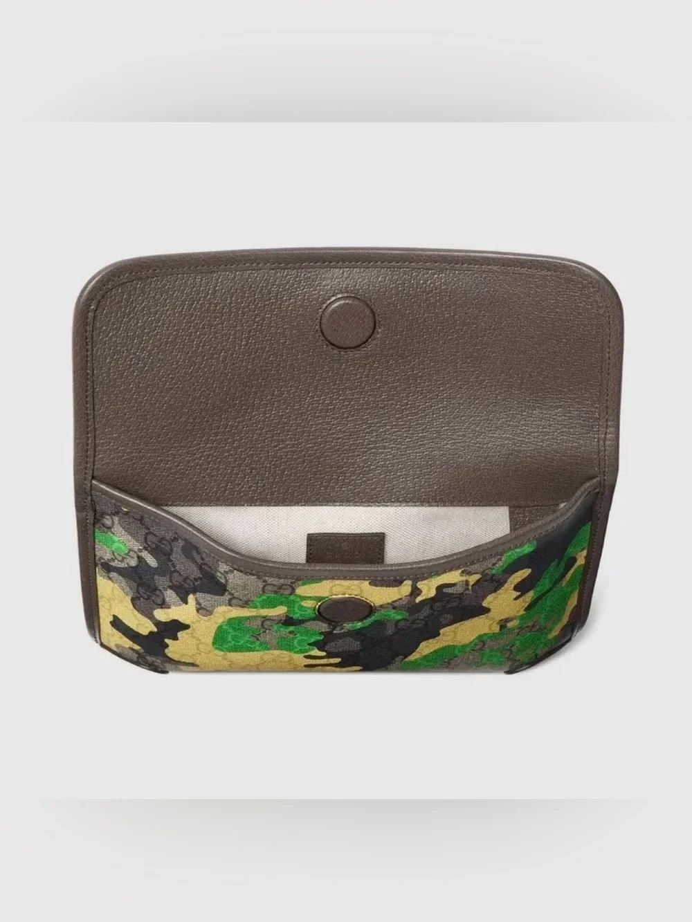 Gucci signature gg